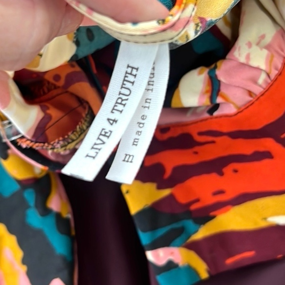 Live 4 Truth,Poppin’ Abstract Print, Blouson Sleeves,Smocked Top,Size Med. - Picture 6 of 7